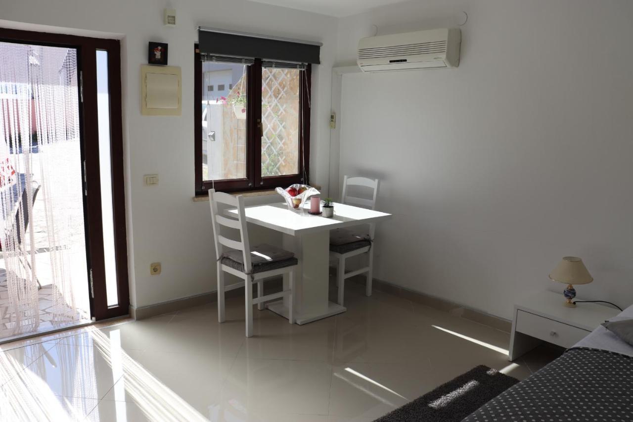 An Amazing Studio Apartment Премантура Екстер'єр фото