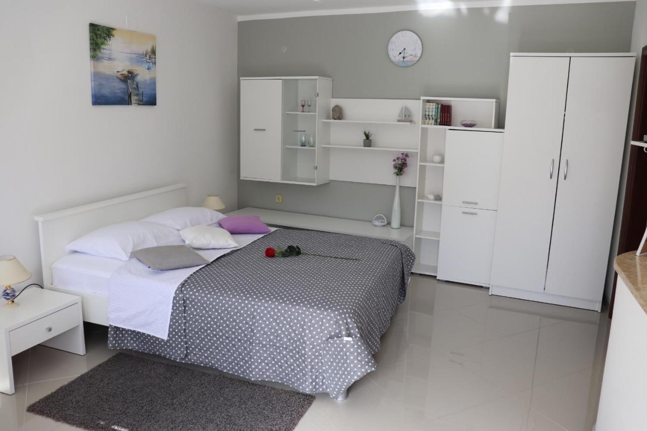 An Amazing Studio Apartment Премантура Екстер'єр фото